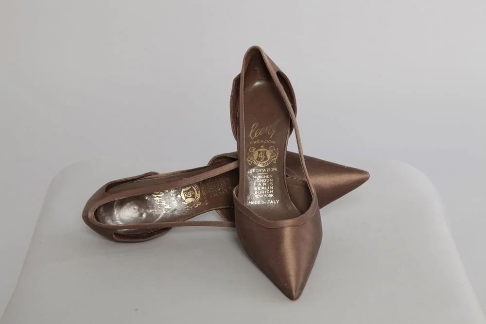 n1140_chaussures_satin_marron_pic001