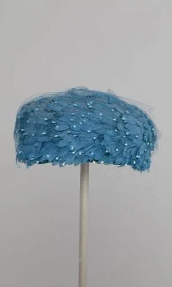 n1156_chapeau_plume_bleu_pic001