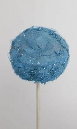 n1156_chapeau_plume_bleu_pic001