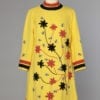 n1170_robe_lin_jaune_vif_perlee_noir_orange_paillettes_1960_pic001
