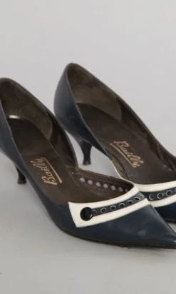 n1181_chaussures_blanches_bleu_marines_pic001