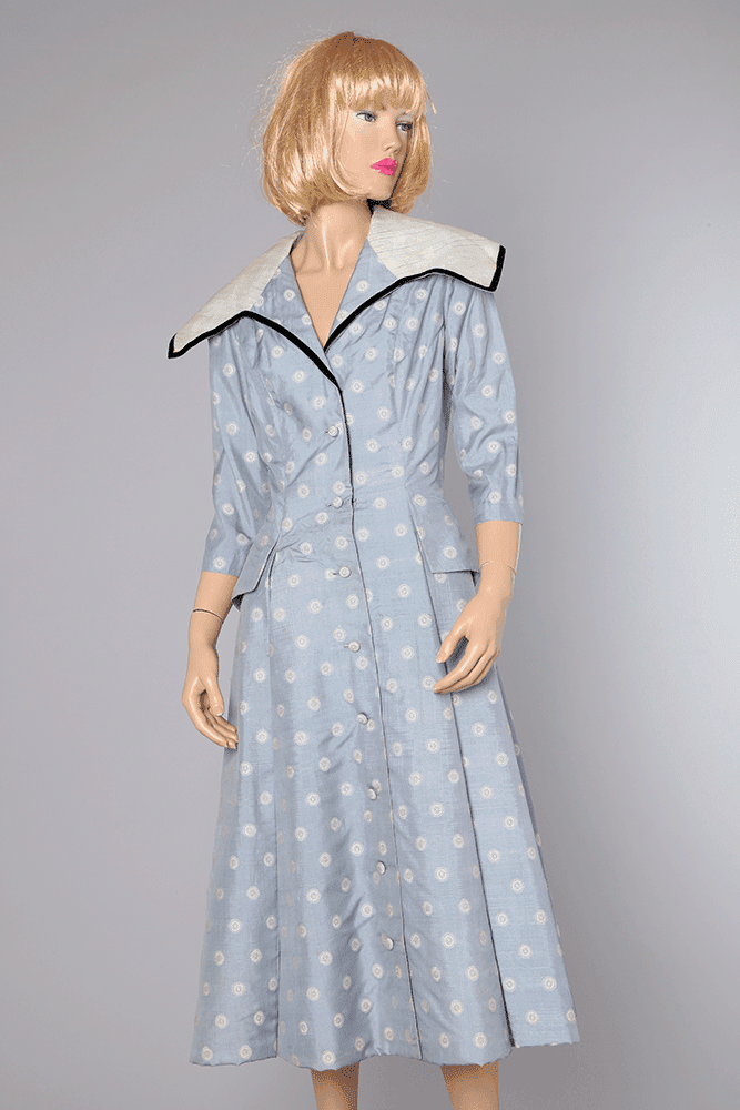 Robe manteau 1950 en soie bleu ciel