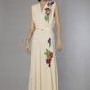 Longue robe 1940 en crêpe à motifs de fleurs appliqués