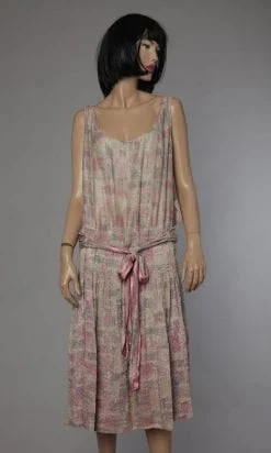 Robe 1920 en soie rose et bleu lamé argent