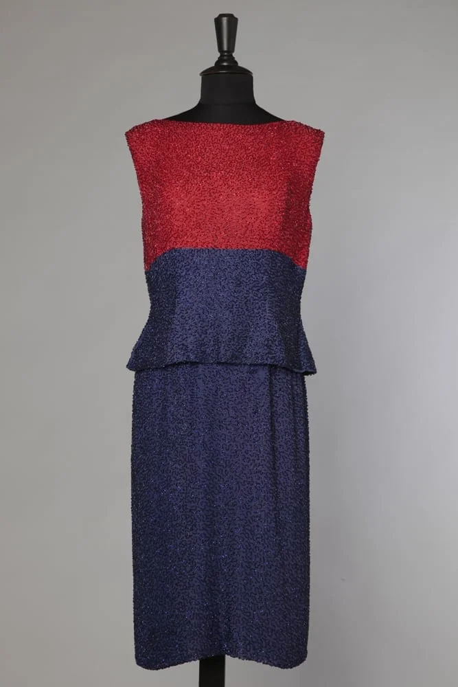 Robe 1960 marine et rouge perlée