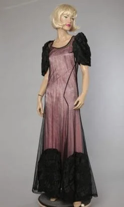 Robe longue noire en tulle 1930 brodée de rosaces et faille