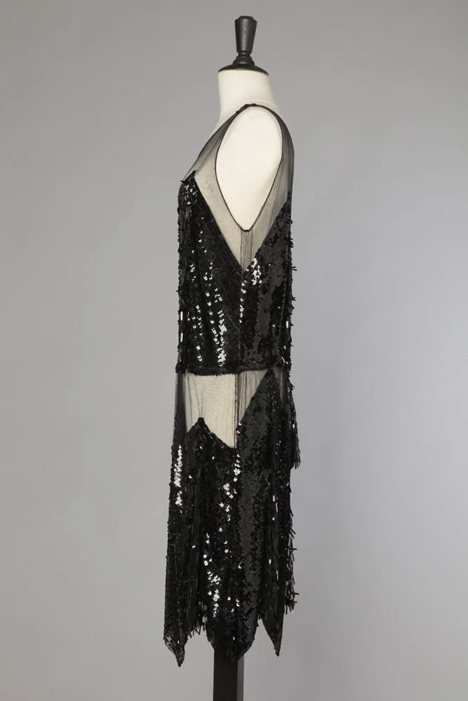Robe 1925 en tulle noir pailleté de sequins ronds et lamelles – Image 5