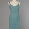 Robe 1960 en crêpe de soie bleu turquoise perlé argent