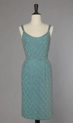 Robe 1960 en crêpe de soie bleu turquoise perlé argent