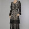Robe longue en dentelle noire 1930 doublée de soie ivoire