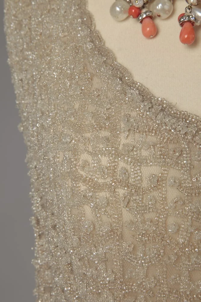 Robe 1960 Guy Laroche Couture en tulle blanc perlé doublée organza – Image 2