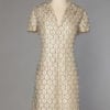 Robe en soie 1960 écrue, perlée et strassée