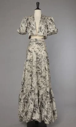 Tailleur en soie ikat écru et gris 1930