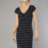 Robe 1960 entièrement perlée et pailletée bleu, noir, rose et violet