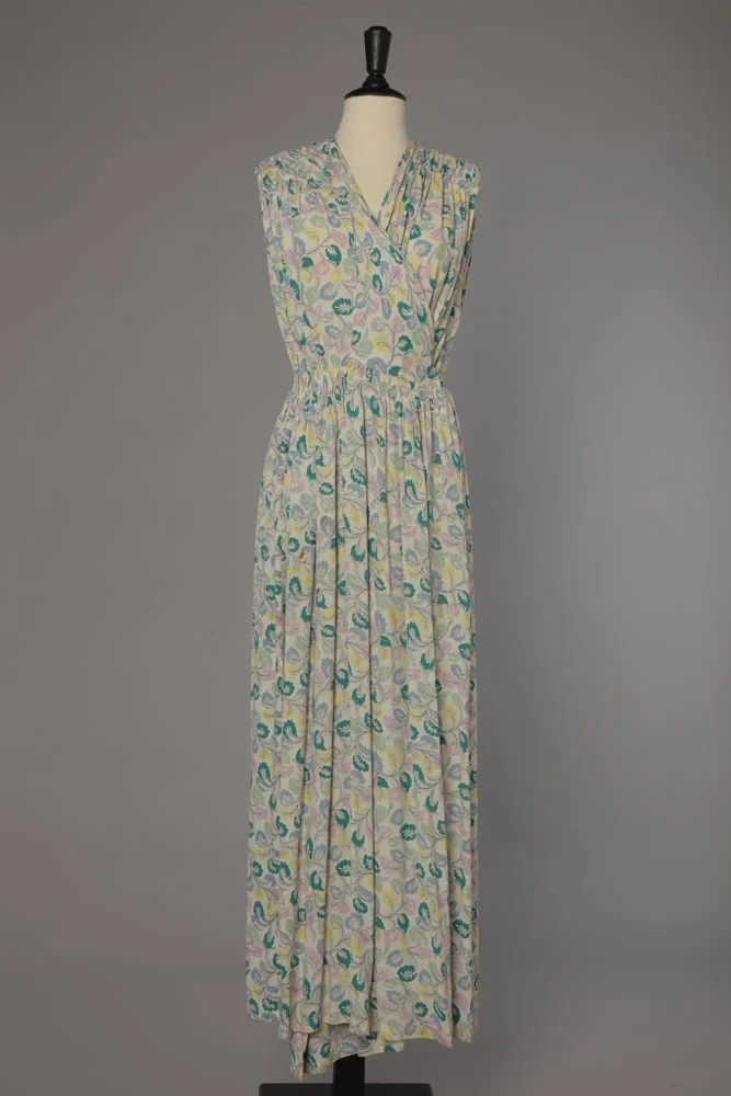 Peignoir 1940 en crêpe blanc imprimé de feuillages