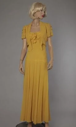 Robe longue en mousseline jaune 1940