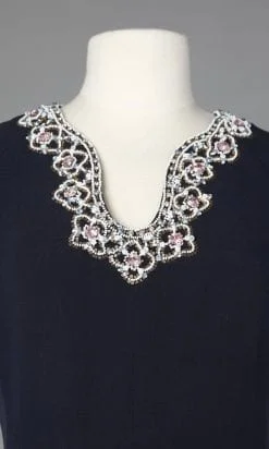 Alternative view of Robe 1960 en jersey de laine marine brodée de perles et strass