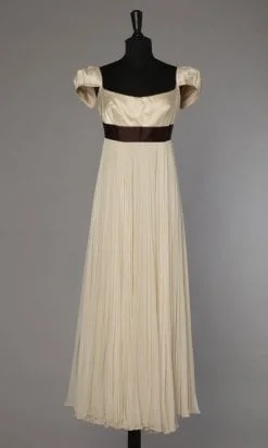 Robe longue 1960 en satin et mousseline taille empire