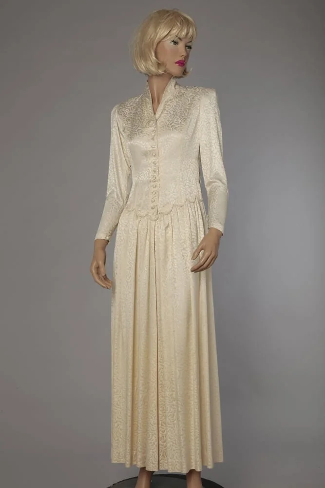 Robe de mariée 1940 en satin damassé ivoire