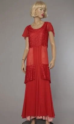 Robe longue 1930 en mousseline et dentelle rouge
