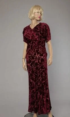 Robe et boléro en velours de soie bordeaux 1930