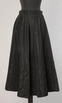 Longue jupe en faille noire 1950 brodée de perles noire