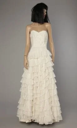 Robe de bal bustier en tulle blanc 1950
