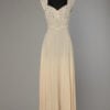 Chemise de nuit 1930 en soie beige incrustée de dentelles