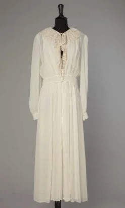 Ensemble chemise de nuit et déshabillé en satin mousseline et dentelle 1940 - 1950