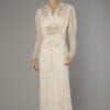 Robe longue 1930 en mousseline blanche perlée argent