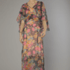 Robe longue 1930 en mousseline noire imprimée de fleurs multicolore
