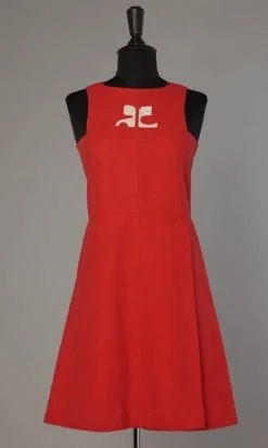 Robe d'été 1960 - 1970 en coton rouge Courrège