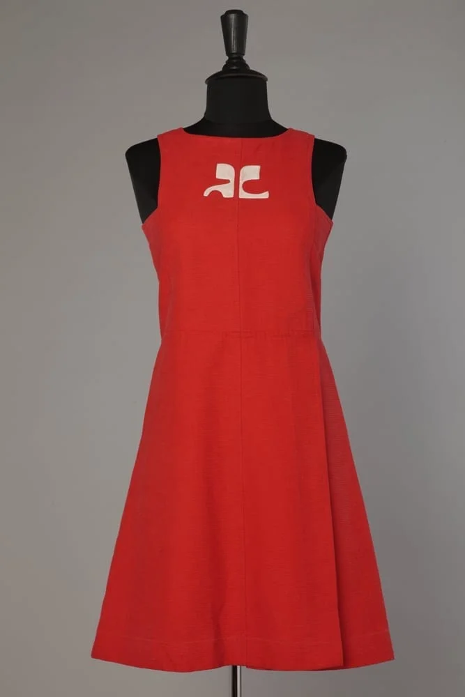 Robe d'été 1960 - 1970 en coton rouge Courrège