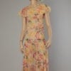 Robe 1930 en mousseline de soie jaune imprimée de fleurs