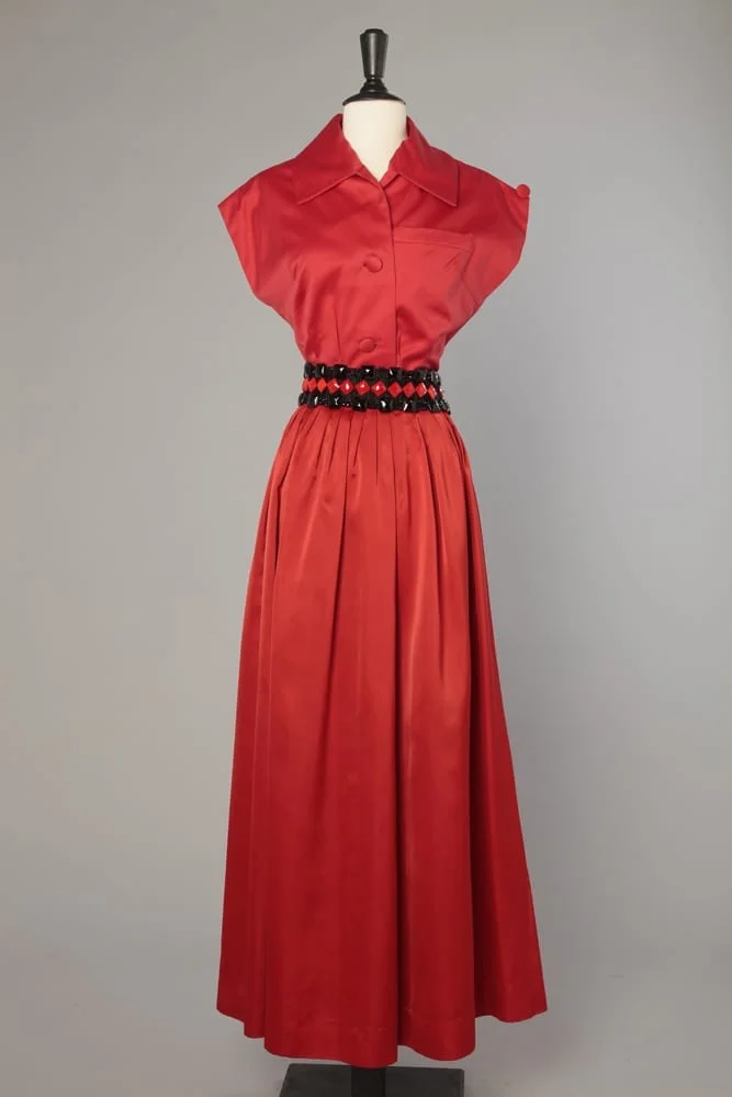 Jupe longue rouge en satin vintage