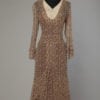 Robe 1930 en mousseline de soie marron, imprimé floral beige