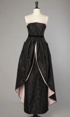 Robe bustier 1950 en faille à pois noirs doublée de satin rose