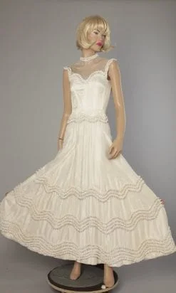Robe de mariée 1950 griffée Carven