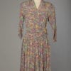 Robe 1940 en soie rose imprimé de motifs multicolore