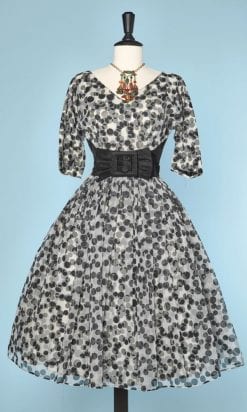 Robe 1950 en voile de nylon blanc à pois noirs