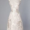 Robe en soie sauvage 1960 incrustée de grands motifs en dentelle