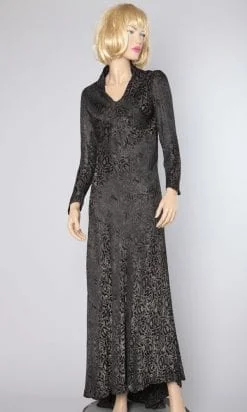 Robe longue 1930 en satin noir lamé argent