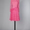 Robe en mousseline de soie rose et blanche 1960 - 1970