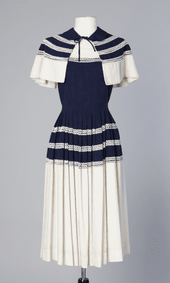 Robe et capeline en lin marine et blanc 1950