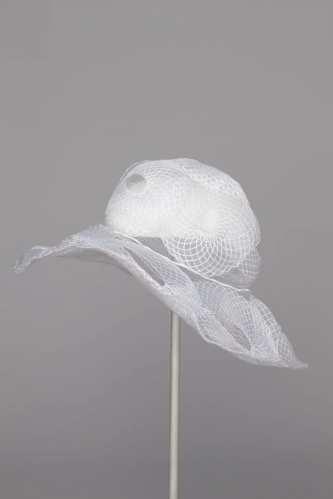 Capeline 1970 en crain de nylon blanc – Image 2