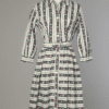 Robe en coton 1950 imprimée de frises à motifs de roses et d'edelweiss