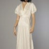Chemise de nuit en satin blanc damassé et dentelles