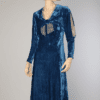 Robe 1930 en velours de soie bleu et dentelle argent