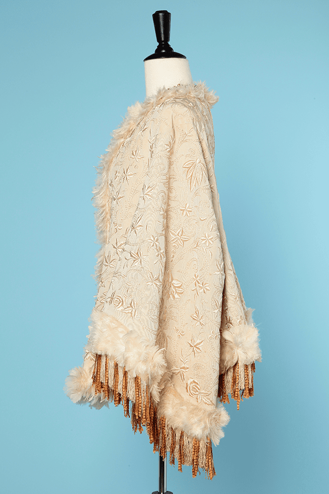 Visite XIX en reps de soie ivoire brodée et garnie de franges – Image 4