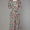 Robe 1940 en soie imprimée représentant un marché aux fleurs